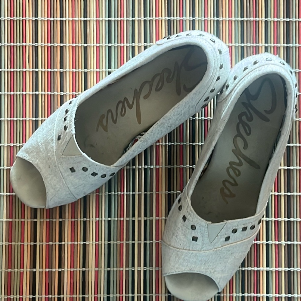 Skechers Wedge Shoes with Comfort Design